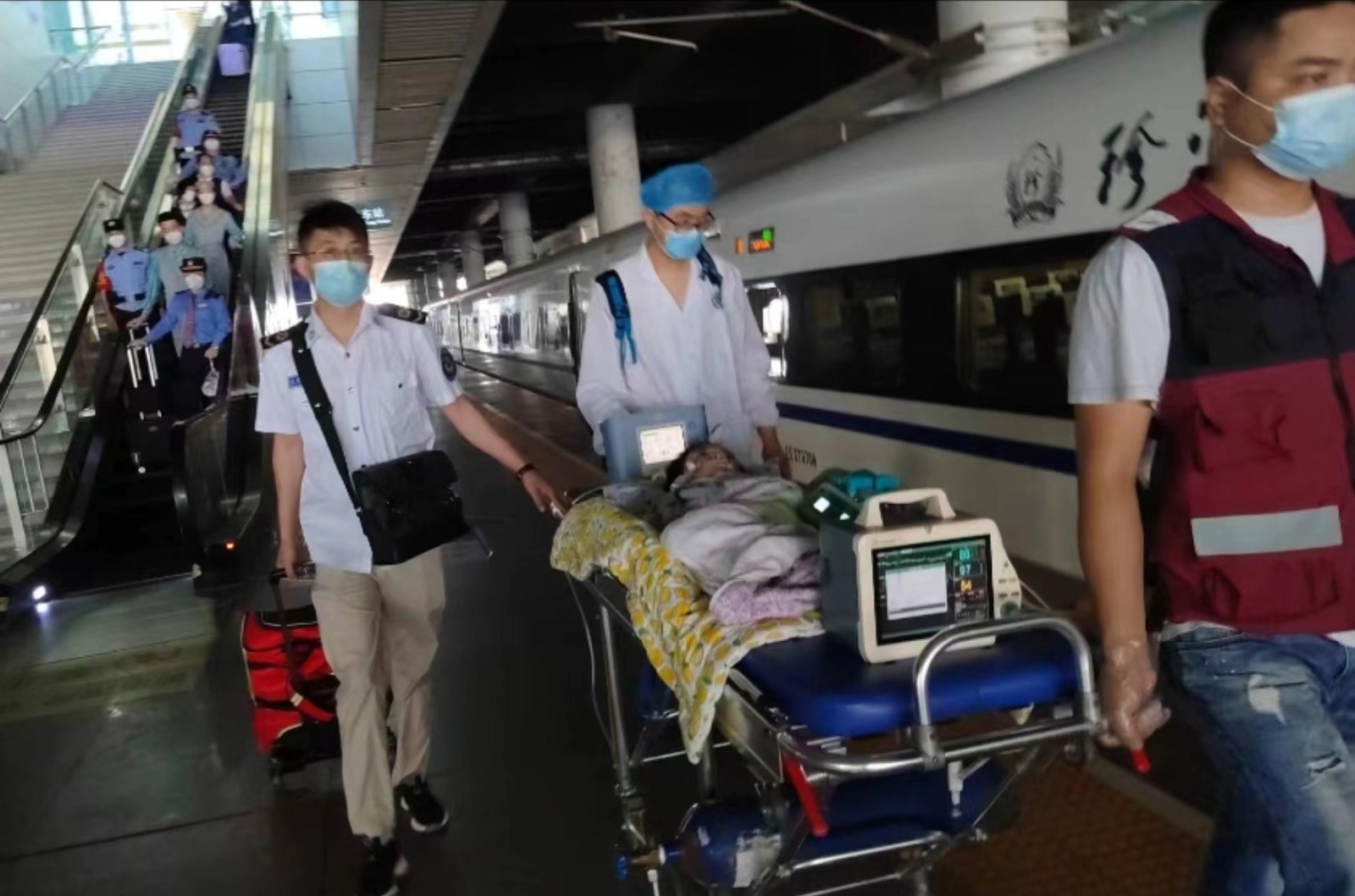 信阳高铁转运公司